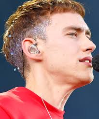 Lead singer of @yearsandyears & ritchie tozer in #itsasin(he/him) | twuko. Pin Auf Olly Alexander