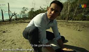 Danial is so fond of sofea that he is willing to do whatever sofea wants, however danial is not the the man sofea is looking for. Titian Cinta Episode 19
