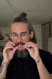 Johann Flores's Instagram, Twitter & Facebook