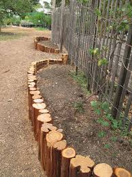 Currently, with the advent of gadgets and snippets into our lives, we began to handcrafted cedar log houses. 19 Amazing Diy Tree Log Projects For Your Garden Amazing Diy Interior Home Design