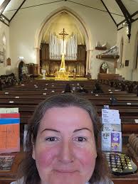 How many Christians regularly attend church and which denomination?