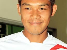Dalam pertarungan lawan Persibo di stadion Gelora 10 Nopember, Selasa (19/7), Laskar Ken Arok menang tipis 2-1. Persibo tampil lebih agresif di babak kedua ... - 110879_gallery