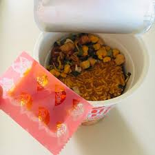 Buy your favorite korean noodles, instant soups, ramen noodles online, sourced directly from korea and wide selection of great korean instant noodle brands such as paldo, ottogi and nongshim. Trying Nissin Korean Army Stew Instant Noodles Skye Soon