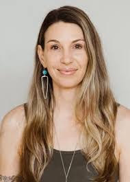 Amanda Blain's Instagram, Twitter & Facebook