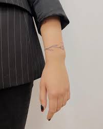 Et pour cause, il présente de nombreux avantages. 100 Idees De Tatouages Bracelet Pour Femme Tatouez