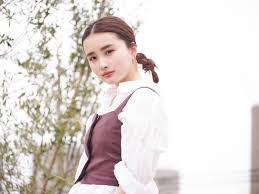 簡単夏のヘアアレンジみつあみポニーなら崩れにくくてアウトドアに