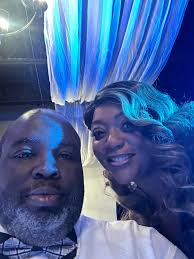 Couple celebrates wedding anniversary