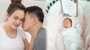 Shandy aulia juga menceritakan bahwa putrinya lahir dengan berat 2,815 gram dan panjang 49cm. Arti Nama Claire Herbowo Putri Pertama Shandy Aulia Dan David Herbowo Tribunnews Com Mobile