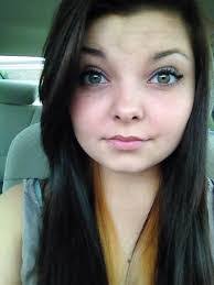 Samantha Burch's Instagram, Twitter & Facebook