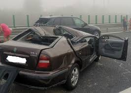 Au fost implicate 52 de autoturisme, în patru zone de carambol, cu 146 de persoane. Gswadfthddvvam