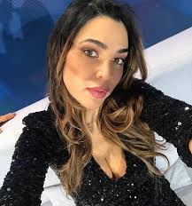 Cecilia capriotti racconta l'intimità come una giostra col compagno ed infiamma il gf vip. Chi E Cecilia Capriotti