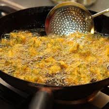 Because to reduce pathogens in food to safe levels, you have to cook the food to its correct minimum internal cooking temperature then hold the food at this . 3 Ways To Check Deep Fry Oil Temp Without A Thermometer Delishably