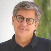 500+ "Robert E." profiles