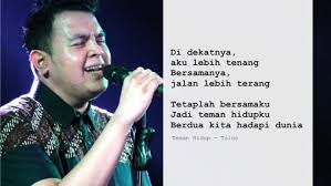 40 lagu indonesia romantis untuk pernikahan, tamu dijamin nyaman! 10 Lagu Indonesia Penuh Cinta Yang Cocok Untuk Acara Pernikahan Biar Suasana Romantisnya Terasa