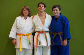Nach einiger zeit durfte die schule 1946 unter gewissen auflagen aber wiedereröffnet werden. Tobias Weyck Hat Die Prufung Zum 4 Kyu Orange Gruner Gurtel Mit Erfolg Abgelegt Judo Djk Sportfreunde Dulmen 1920 E V