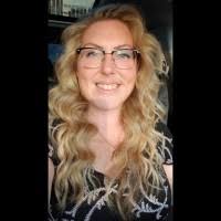 40+ perfiles de «Karin Gold»