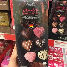 Chocolate Chocolate Truffles Are Back At Aldi Which Flavor Sounds Best To You Cafe Au Lait Raspberry Mascar Salted Caramel Chocolate Truffles Caramel Toffee