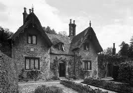 File Hardwickhouseestate Jpg Wikipedia The Free Encyclopedia Victorian Architecture Architecture Victorian Homes
