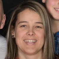 100+ perfiles de «Bathalon»