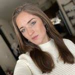 Alisa Pugh's Instagram, Twitter & Facebook