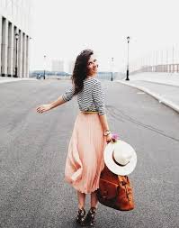 Comment Porter La Jupe Longue Plissee 80 Idees Archzine Fr Jupe Longue Plissee Jupe Longue Jupe Plisee