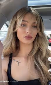 Gina Della Ripa (ginadellaripa)