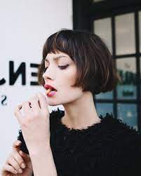 1001 Idees Pour Une Coiffure Avec Frange Courte Carre Court Frange Coiffure Frange Coiffure