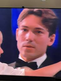 O like Nina's hair a lot better curly. Very nice