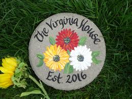 Gerbera Daisy Garden Stone Mothers Day Gift Gift For Mom Etsy Painted Stepping Stones Memorial Gifts Dog Memorial Gift
