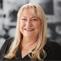 Lisa Popa's Instagram, Twitter & Facebook