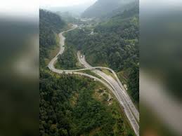 ''lebuhraya pantai timur'') (lpt) e8 is an expressway in malaysia. 1 160 Petugas Lebuh Raya Bantu Pengguna Ke Pantai Timur