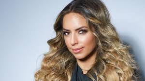 Embedded Ventures founders Jenna Bryant and Jordan Noone are a new force in  VC investing