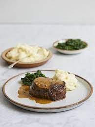 Russell S Fillet Steak With Peppercorn Sauce Beef Recipes Peppercorn Sauce Fillet Steak