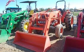 Kubota M4800SU Tractor