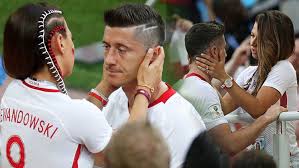 Alvaro morata ended his scoring drought by putting spain ahead in the 25th. Lewandowski Ditenangkan Wanita Cantik Di Pinggir Lapangan Indosport