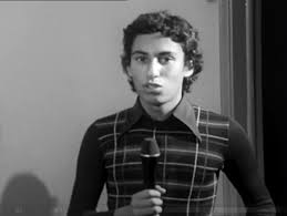 Mas há alguém que ainda não me conheça? Sabe Quem E Este Jovem Esta Na Linha Da Frente Da Luta Contra A Covid 19