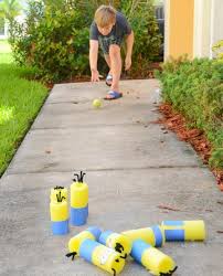 Kreative Bastelideen Minions Bowling Kegel Poolnudeln Spielen Garten Schwimmnudel Kreative Bastelideen Minions Geburtstag