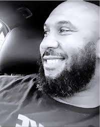 Chisholm's hat wearing style is outrageous