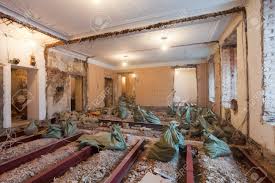 Überlegen sie sich vorab, welche arbeiten ihr projekt beinhalten soll. Das Innere Der Wohnung Wahrend Auf Die Renovierung Und Den Bau Lizenzfreie Fotos Bilder Und Stock Fotografie Image 71873002