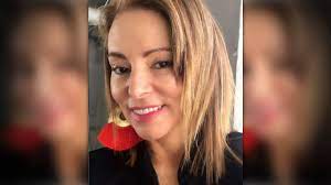 VIDEO: A María Auxilio Vélez le dicen que es una "antisensual" por salir con este vestido de baño y maquillada | Minuto30