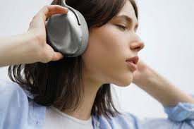 Binaural Beats Songs: Music With a Potential To Help You Relax and Unwind