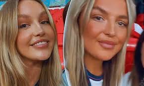 (and this caroline looks a heckofa lot. Jh3dpkjdtob64m