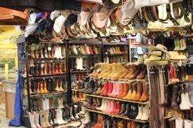 Hier auf preis.de von über 2.400 shops super angebote vergleichen & richtig viel sparen! A Taste Of Mexico At El Mercadito The Mexican Flavors Colors And Culture Can Be Found At El Mercadito Boyle Heights Beat