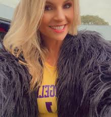 A quick dump of some events I've been at recently. It's been a busy June  with an 80's theme, 70's disco, gladiator and finishing off with smart  casual lol 18th, 40th, sports