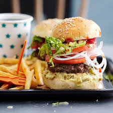 Apropos Innere Werte Klar Braucht Man Dafur 1 A Fleisch Die Pattys Sollen Ja Knusprig Sein Und Saftig Und Super Hamburger Rezept Lebensmittel Essen Rezepte