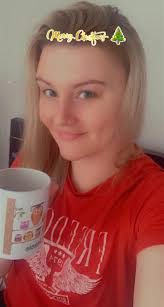 A big vase calls for a big bunch of flowers.... Merry Christmas to you all  from New Zealand 🍒🎁🎄☃️🎅