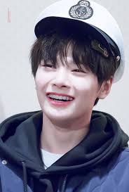 Pin De Aubrey Southard En Pre Skz Ninos Perdidos Idols Coreanos Famosos