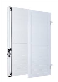Volets Battants En Aluminium Persiennes A Lames Horizontales Larges Couleur Blanc Ral 9016 Volet Battant Persienne Volet