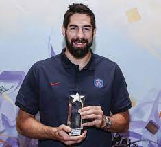 T i t͡ɕ), né le 19 avril 1988 à strasbourg, est un joueur français de handball d'origine croate par son père, branko karabatić, et serbe par sa mère lala karabatic. Nikola Karabatic Receives Hp World Handball Player 2015 Trophy Handball Planet