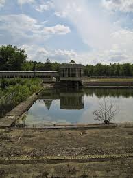 Abandoned Pools The Closed Abandoned Swimming Pool Of Domein Hofstade What Is That Round Structure Swimming Pools Abandoned Abandoned Places
